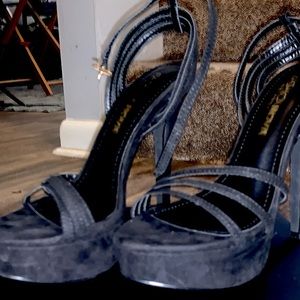 Brand new Fashion Nova black platform strappy heels!